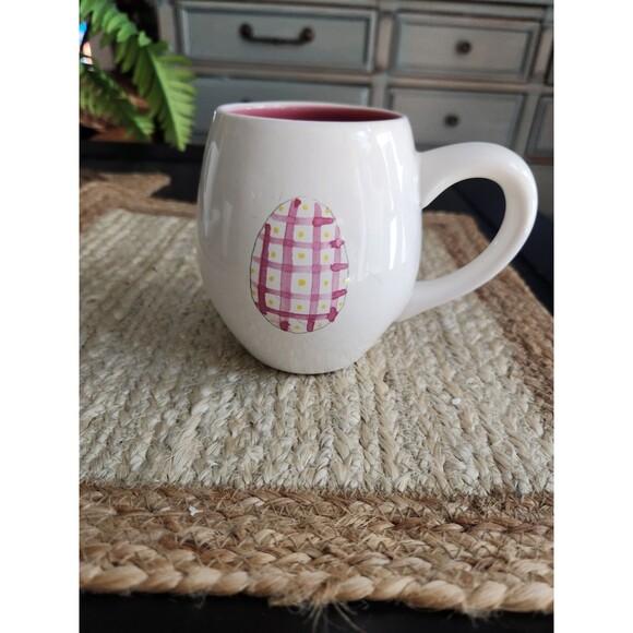 Rae Dunn Happy Easter Coffee Cup Mug Pink Plaid‎ Egg Artisan Collection 16 oz - Picture 1 of 6
